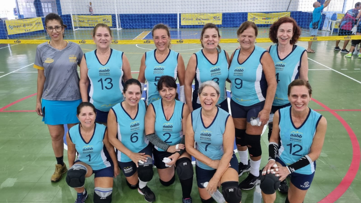 Equipe de Vôlei vence Porto Alegre na estreia do CINFAABB