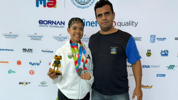 Ana Júlia Conquista Duas Pratas e Faz História no Sul-Americano Júnior